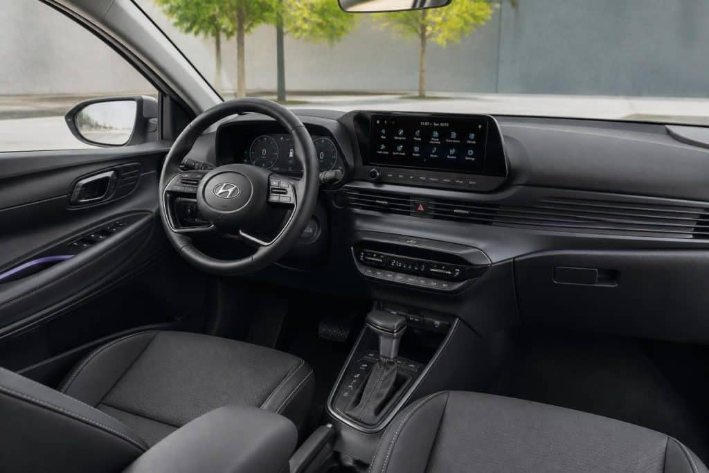 découvrez l'intérieur de la hyundai i20 2026 : un design moderne, un confort optimal et des équipements de dernière génération pour une expérience de conduite unique.